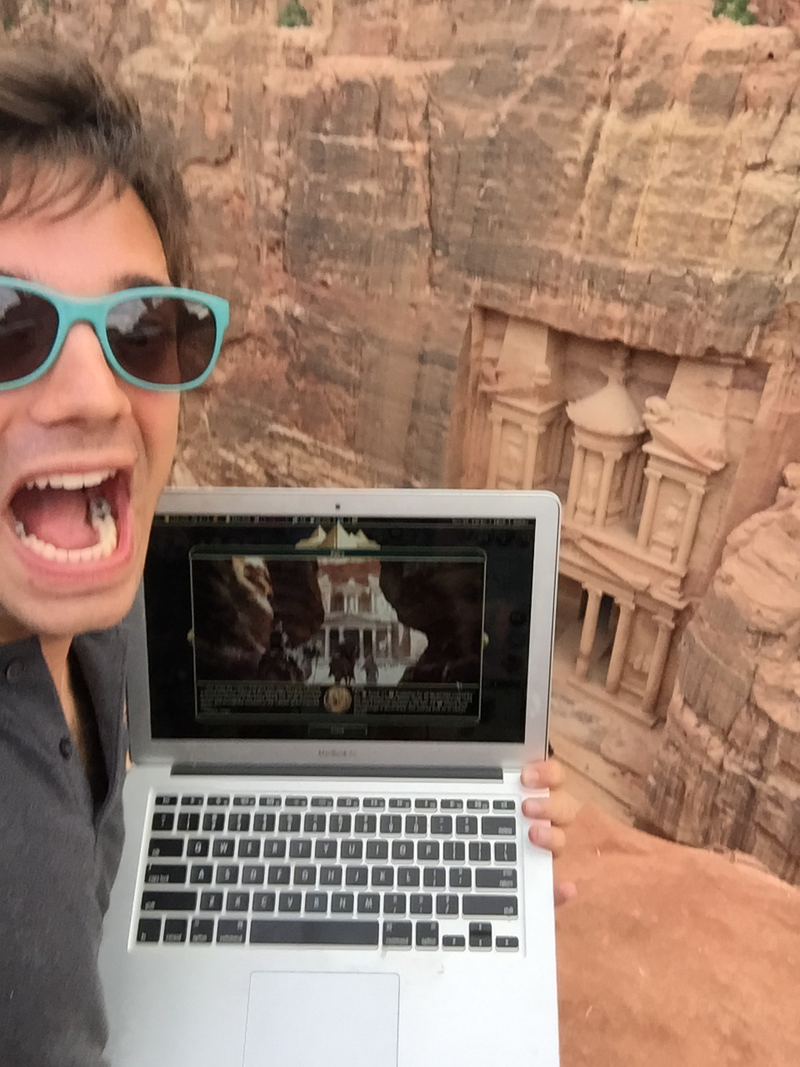 Illustration for article titled Dude Builds Civ Wonder In Front Of Actual Wonder